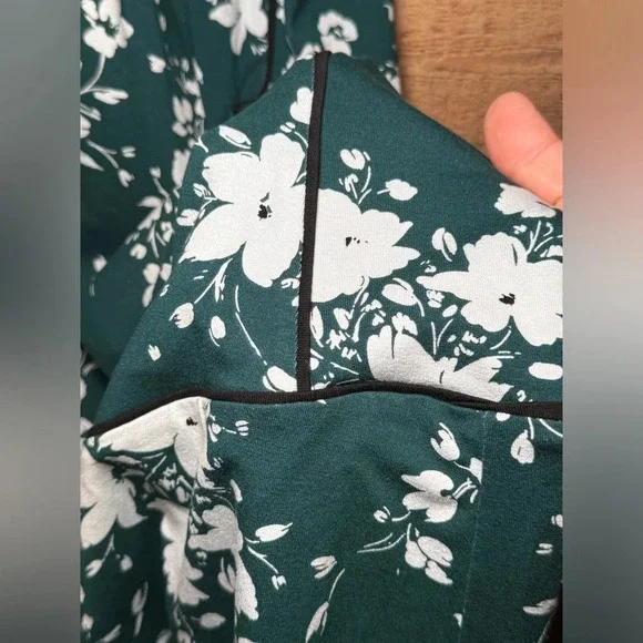 J.Jill Wherever Collection Emerald Floral Shift Dress Women's size Medium Casual - Picture 5 of 8